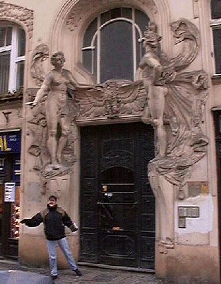 Kristanne is a Monument Mocker